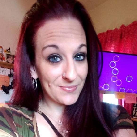 Meet your Posher, Amanduh - Picture 1 of 1